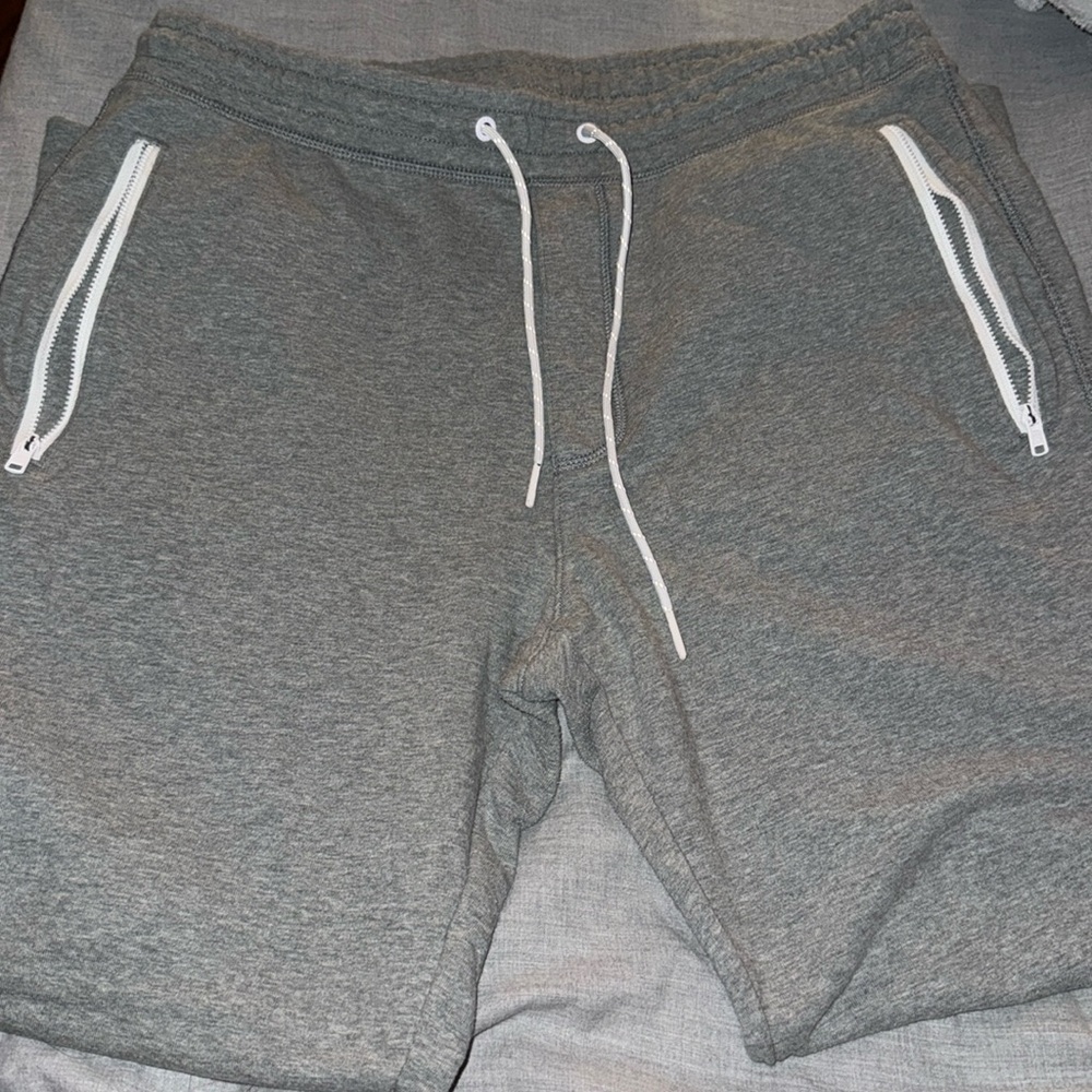 men’s gray sweatpants